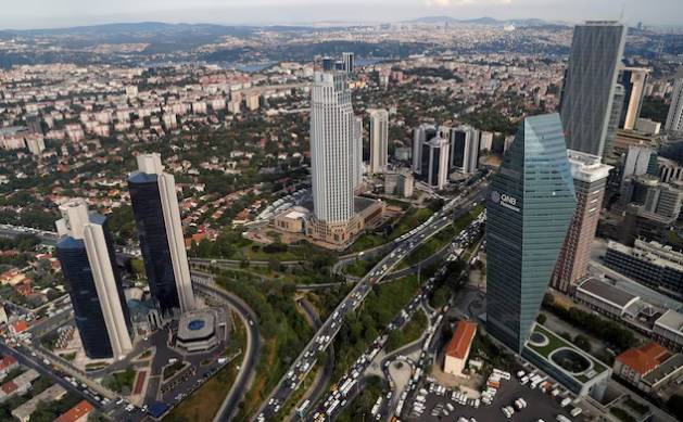 التضخم والفائدة وصدمات الطاقة تحت المجهر في منتدى إسطنبول الاقتصادي