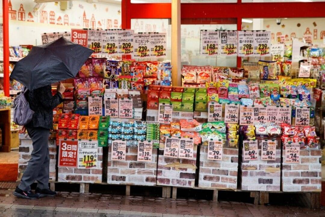 التضخم الأساسي في اليابان يتجاوز مستهدف الـ 2% ويعزز احتمالات رفع الفائدة