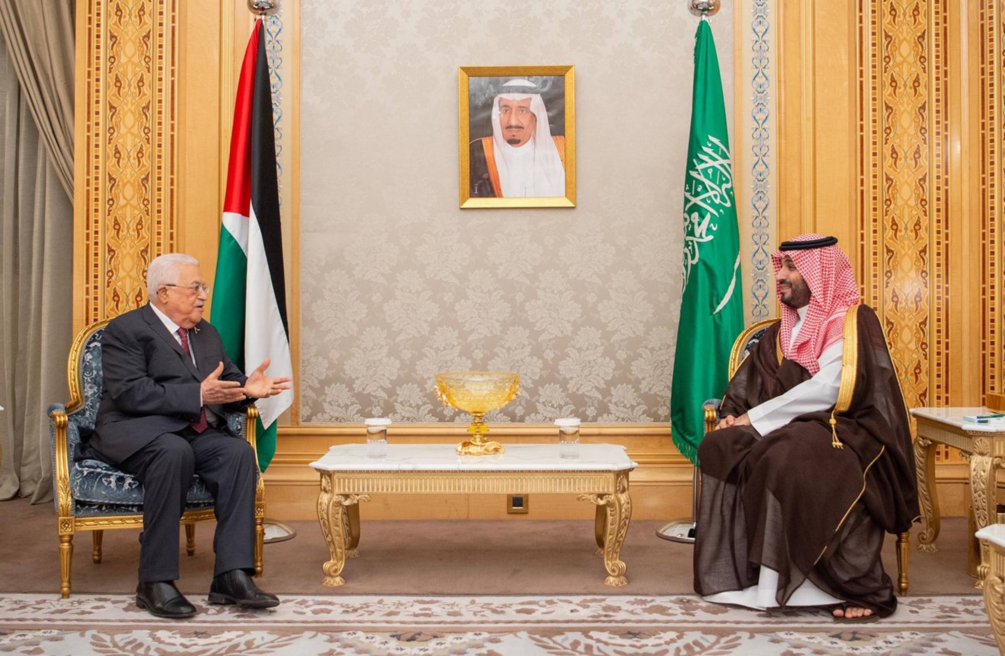 Suudi Arabistan Başbakanı ve Veliaht Prensi Muhammed bin Selman, 11 Kasım 2024 tarihinde Riyad'da Filistin Devlet Başkan Mahmud Abbas ile bir araya geldi. (SPA)
