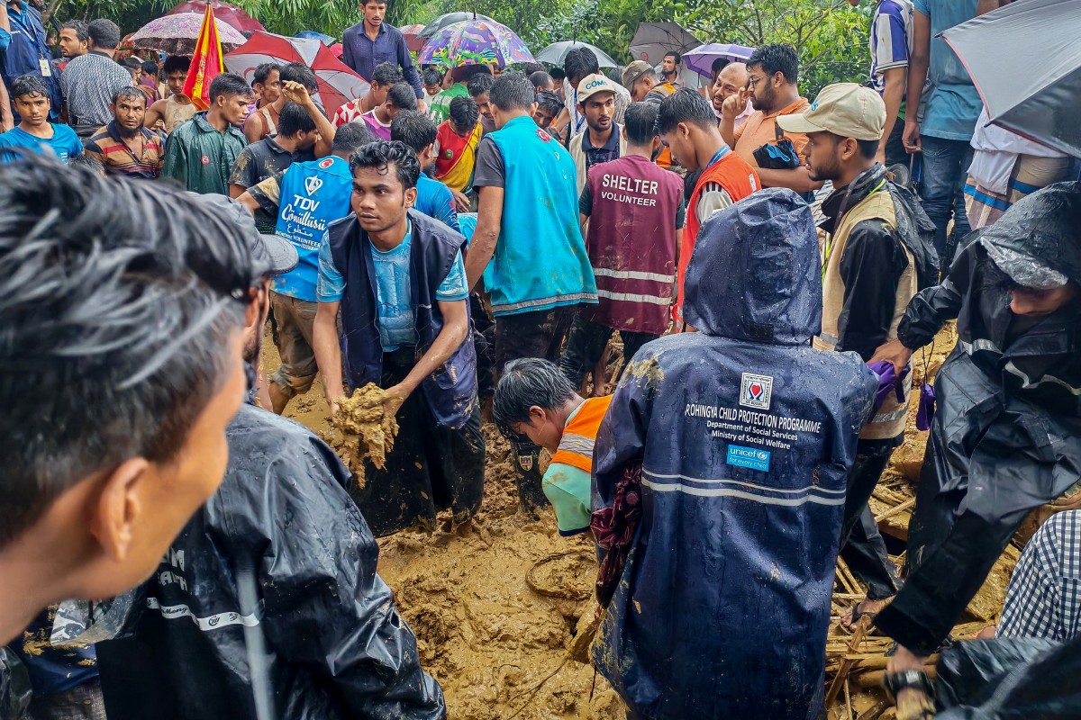 Bir yetkili, Bangladeş'in artık daha fazla Rohingya mülteci kabul edemeyeceğini söyledi (AFP)