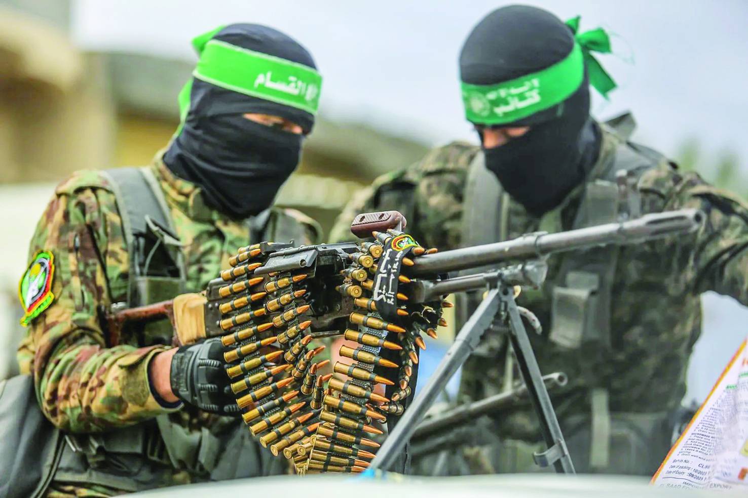 Gazze Şeridi'ndeki Han Yunus'ta İslami Cihad Hareketi ve Hamas'ın askeri kanadı İzzeddin el-Kassam Tugayları'ndan iki savaşçı (Arşiv- DPA)