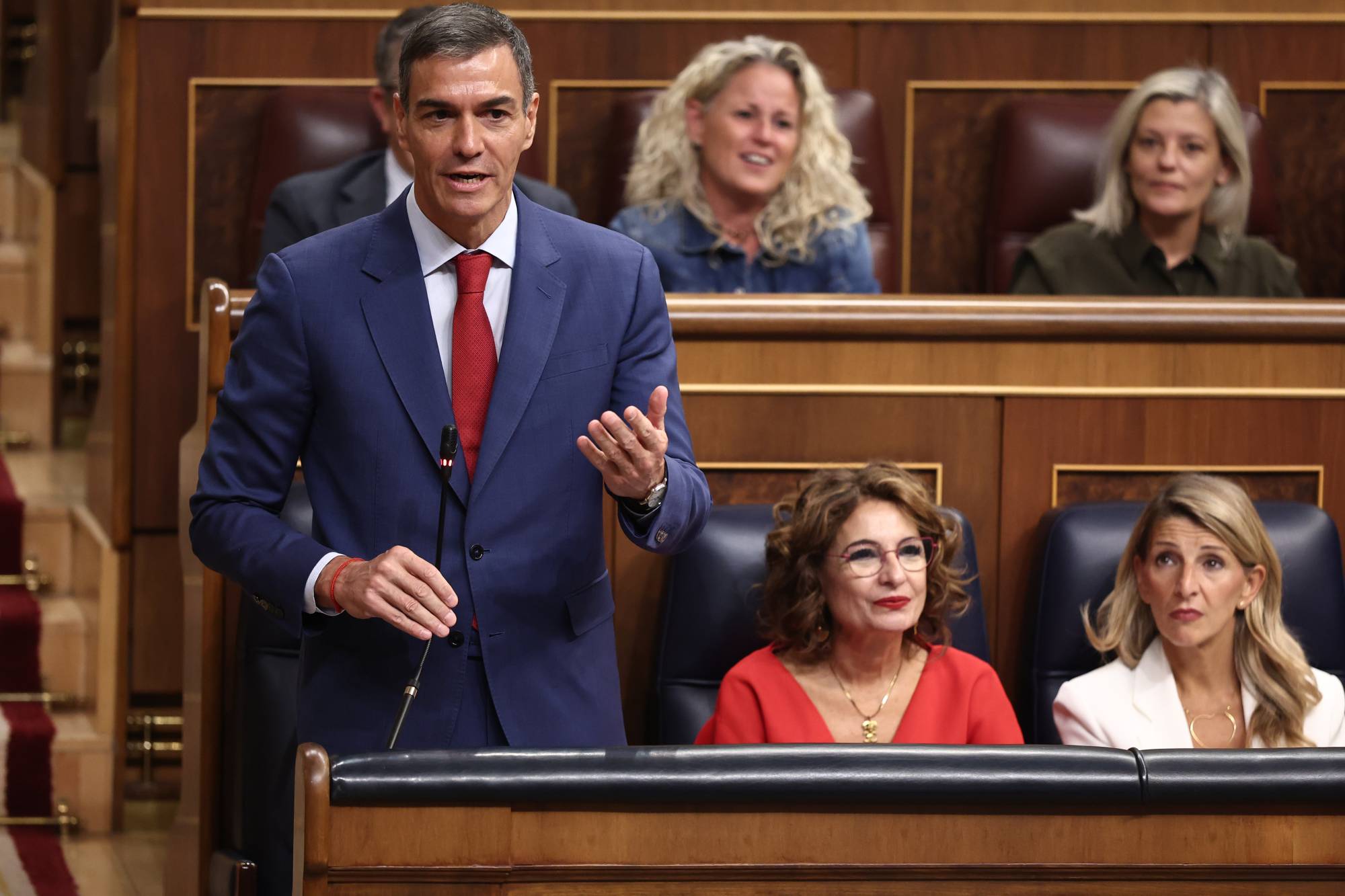   İspanya Başbakanı Pedro Sanchez, 8 Ekim 2025'te Madrid'deki Temsilciler Meclisi'nde İspanyol hükümeti adına düzenlenen soru-cevap oturumunda konuşuyor (DPA)