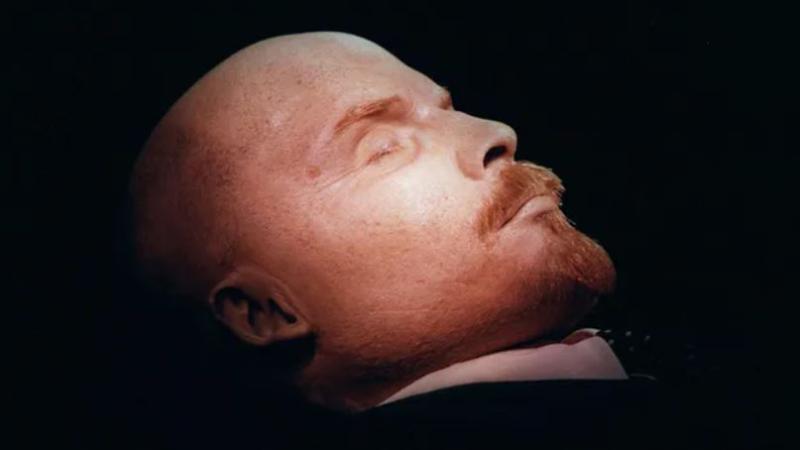 Lenin'in naaşı 1997'de fotoğraflanmıştı (AP)