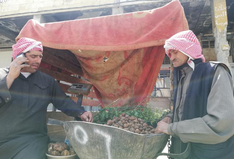 Trüf mantarı toplayıcılarının, tüm risklere rağmen bunları toplamaktan başka seçenekleri yok / Fotoğraf: Independent Arabia