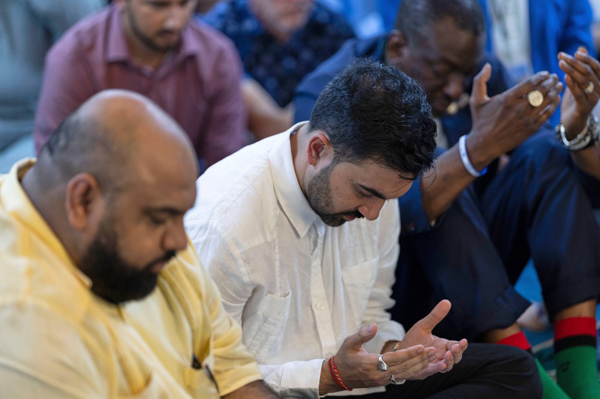 New York Belediye Başkanı seçilen Zohran Mamdani, San Juan'daki Karayip İslam Merkezi'ni ziyareti sırasında (EPA)