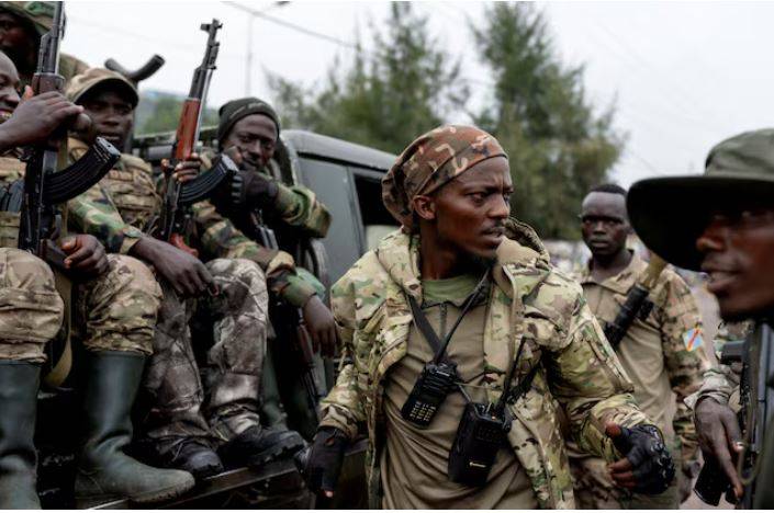 Demokratik Kongo Cumhuriyeti'nin doğusundaki Kuzey Kivu eyaletinin Goma kentinde 23 Mart Hareketi (M23) üyeleri (Reuters)