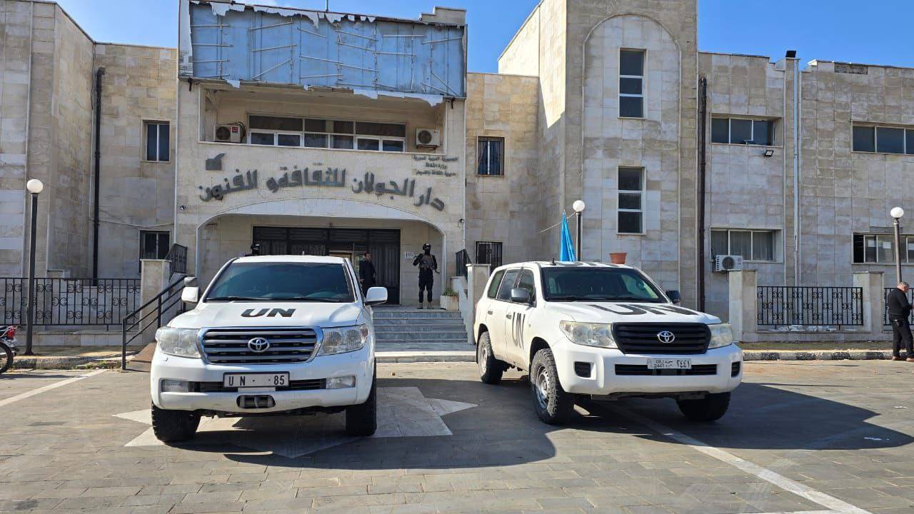  Suriye'nin Kuneytra vilayetinde Birleşmiş Milletler (BM) logosu taşıyan araçlar (Telegram)