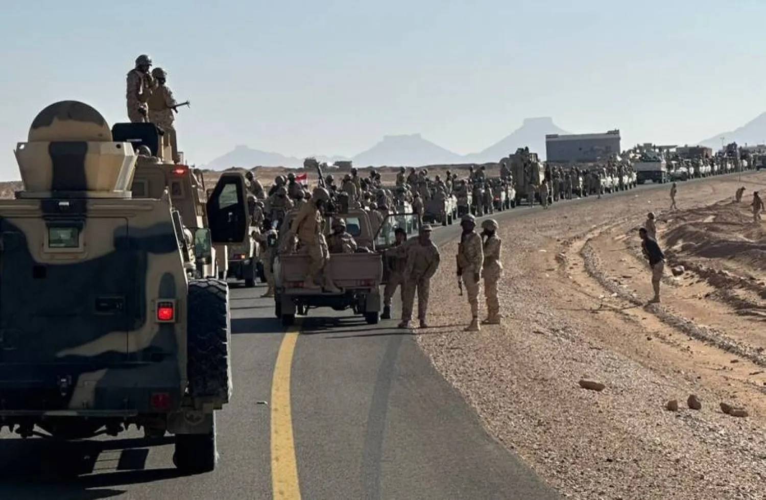 Hadramut'taki kampları ele geçirmek için operasyon başlatan Vatan Kalkanı Güçleri (Şarku’l Avsat)