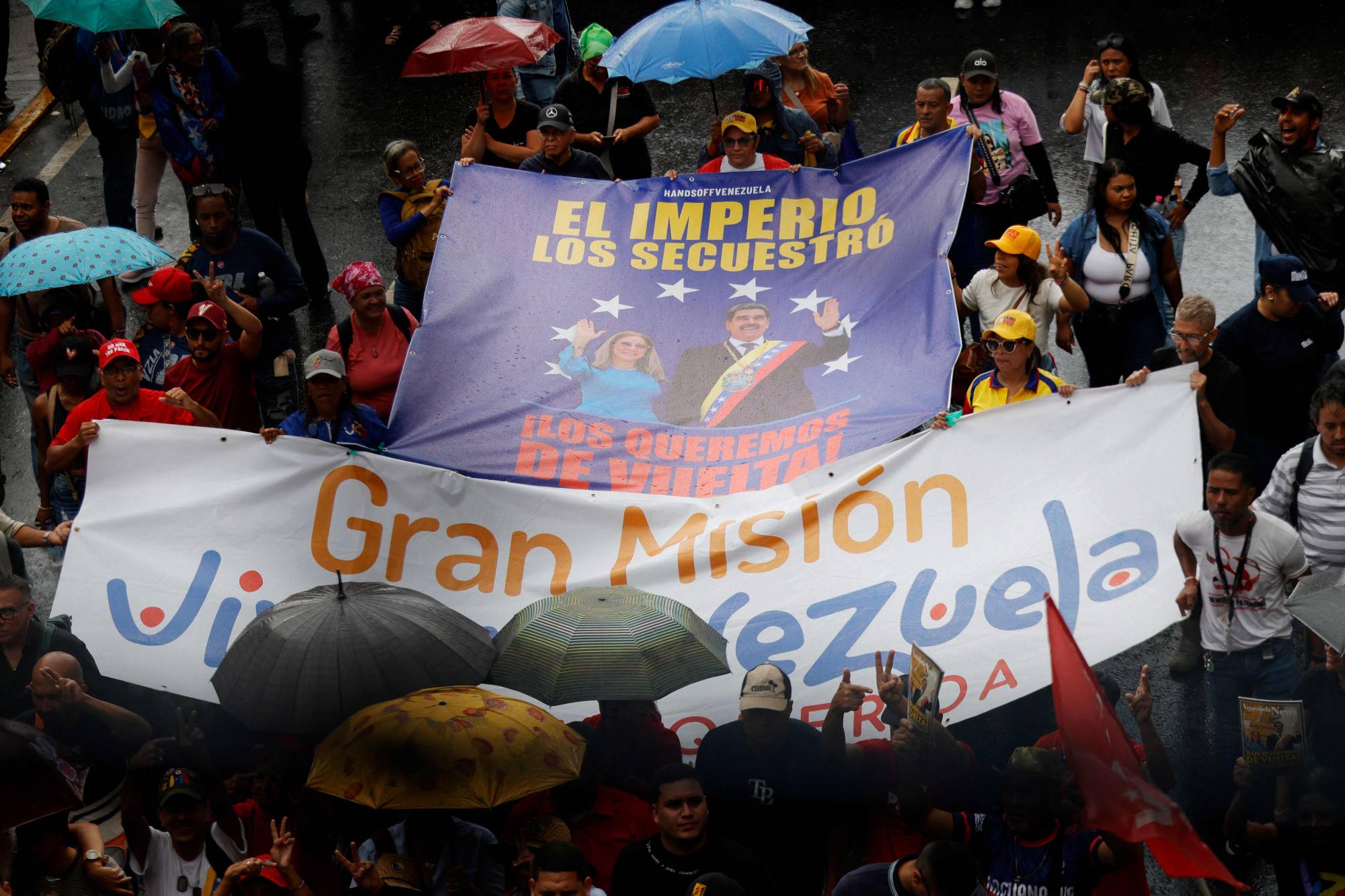 Venezuela’nın devrik Devlet Başkanı Nicolas Maduro'nun destekçileri, serbest bırakılmasını talep etmek için gösteri düzenledi (AFP)