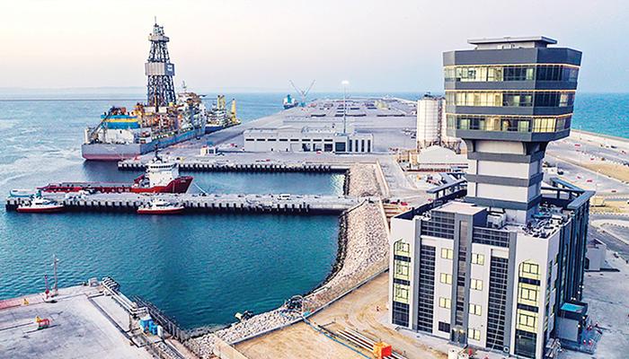 Umman'ın Duqm ticaret merkezi tüm dünyadan milyarlarca dolarlık yatırımı ülkeye çeken bölgeler arasında (Times of Oman)