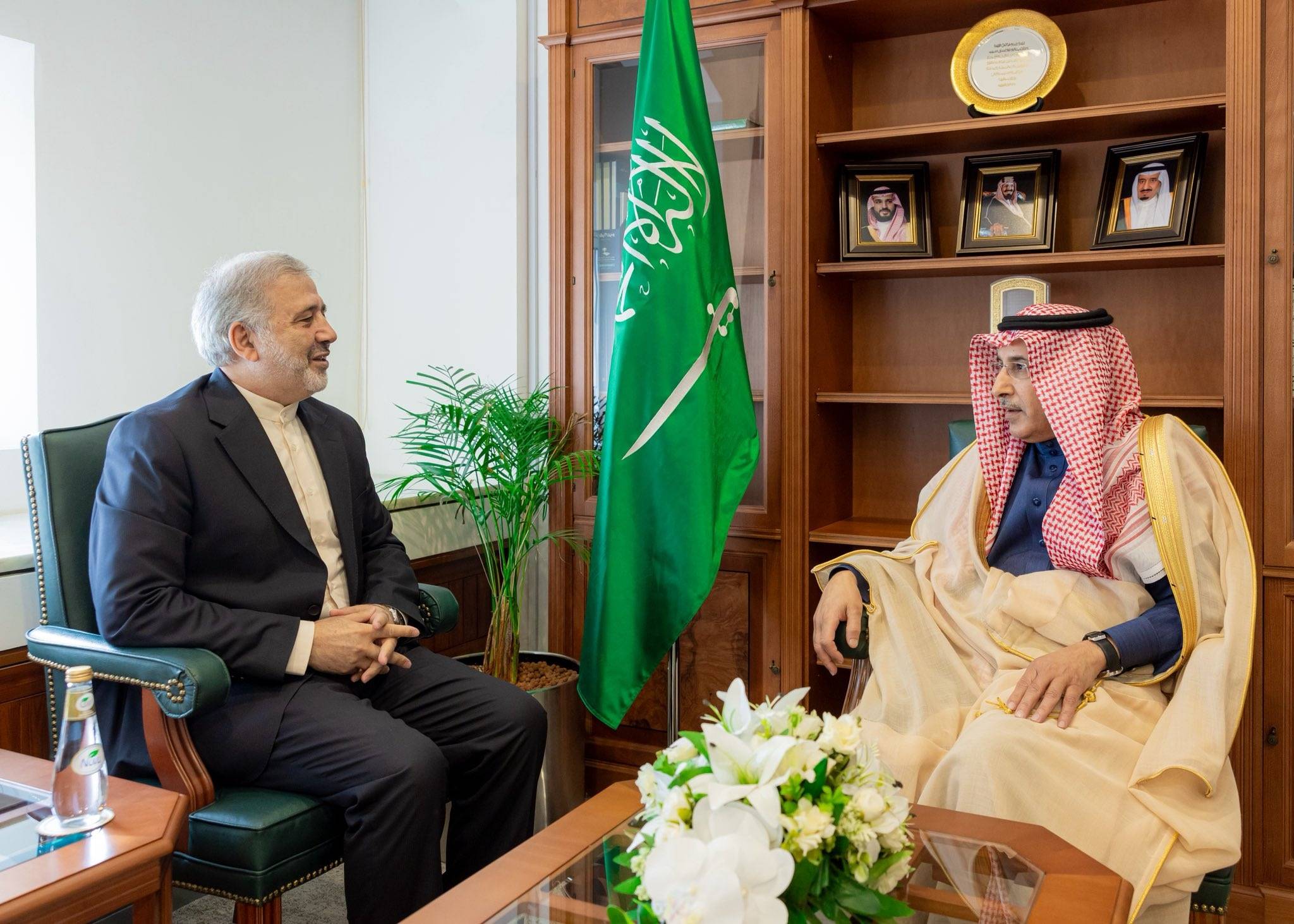  Suudi Arabistan Dışişleri Bakan Yardımcısı, geçtiğimiz ocak ayında İran'ın Suudi Arabistan Büyükelçisi’ni kabul etti. (Suudi Arabistan Dışişleri Bakanlığı)