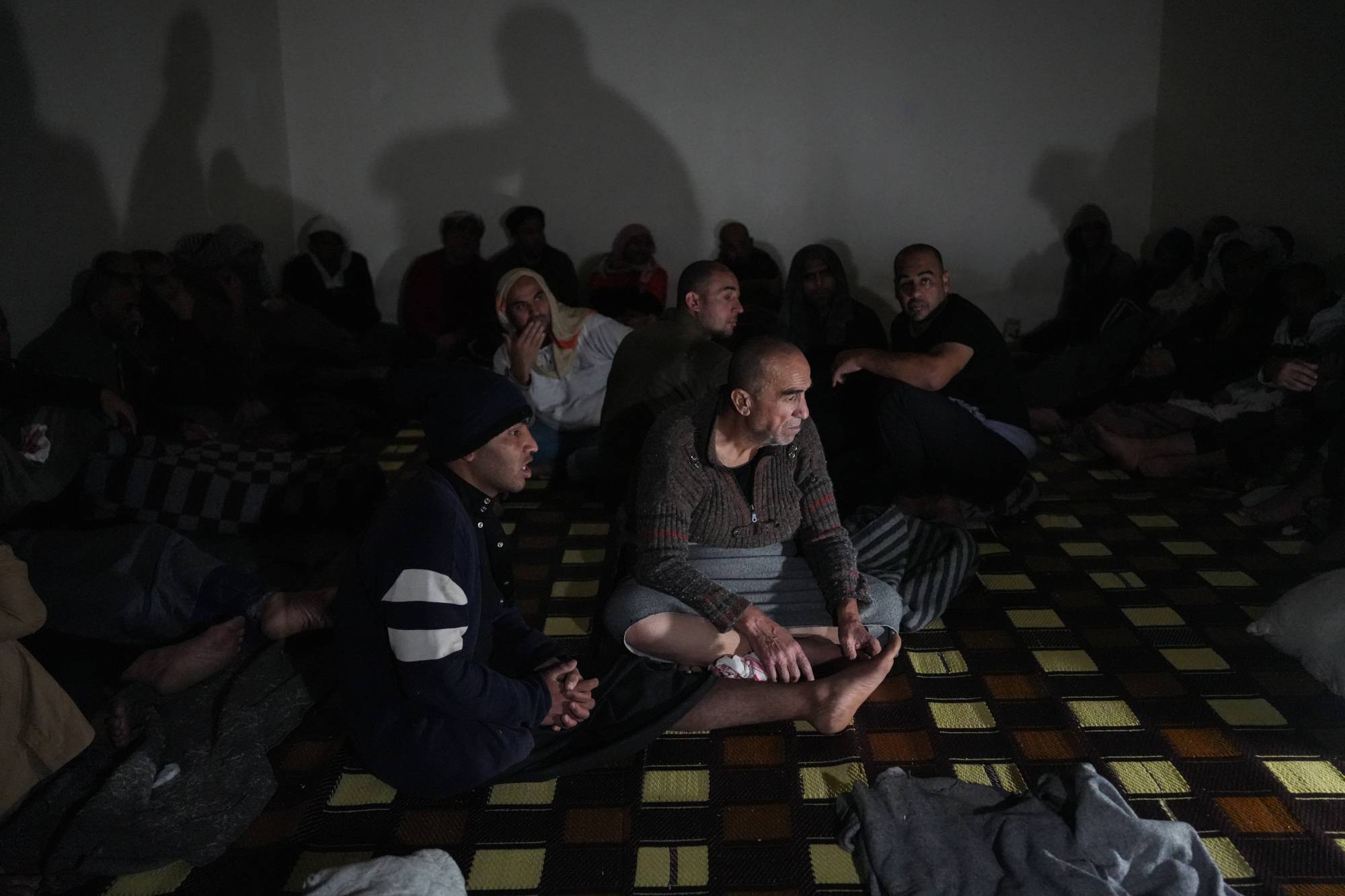 DEAŞ militanları, Suriye hükümetinin onları yeniden yakalamasından sonra nakledildikleri 200 numaralı hücreden Eş Şeddadi cezaevinden kaçtı (DPA)