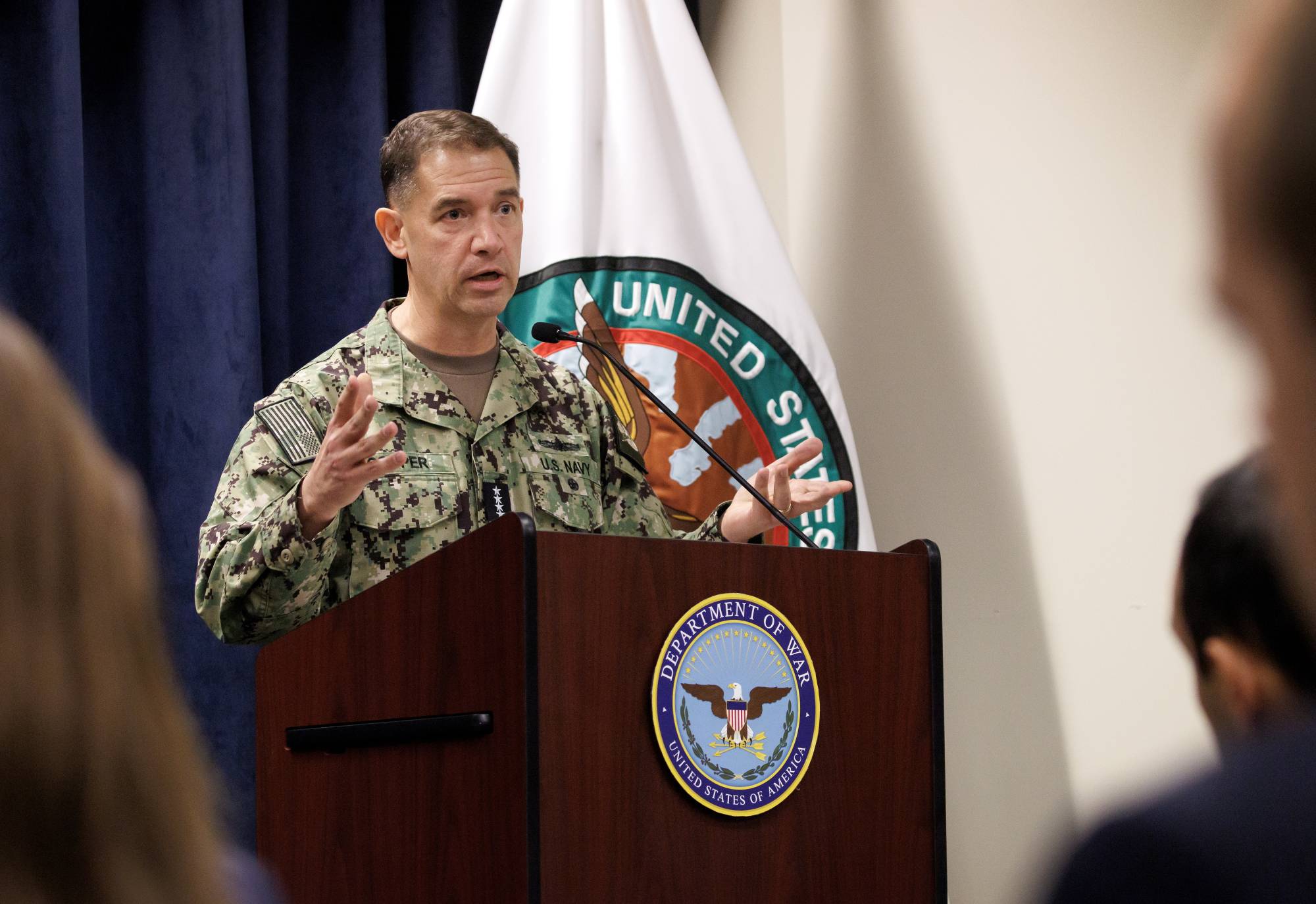 ABD Merkez Komutanlığı komutanı Amiral Brad Cooper (EPA)