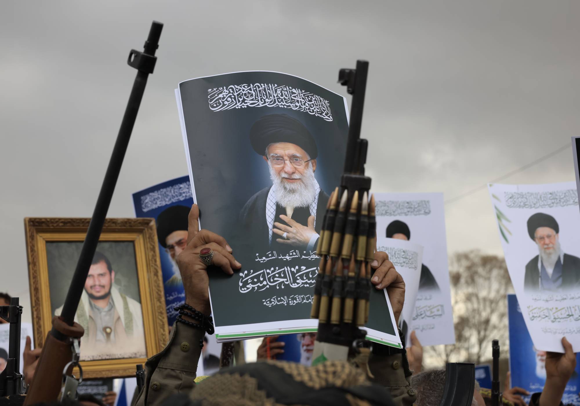 Husi lideri, Hamaney'e başsağlığı dilemek, medyaya destek vermek ve gösteri çağrısında bulunmakla yetindi (EPA)