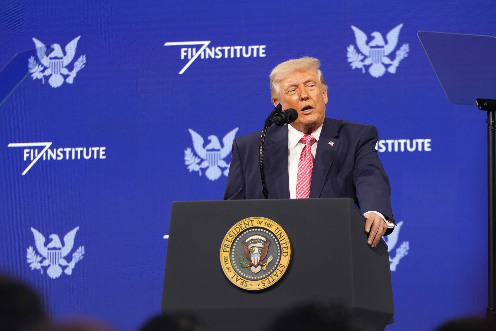 ABD Başkanı İran'a karşı savaştan ve Orta Doğu'daki ekonomik ve siyasi sorunlardan bahsetti. (Şarku'l Avsat)