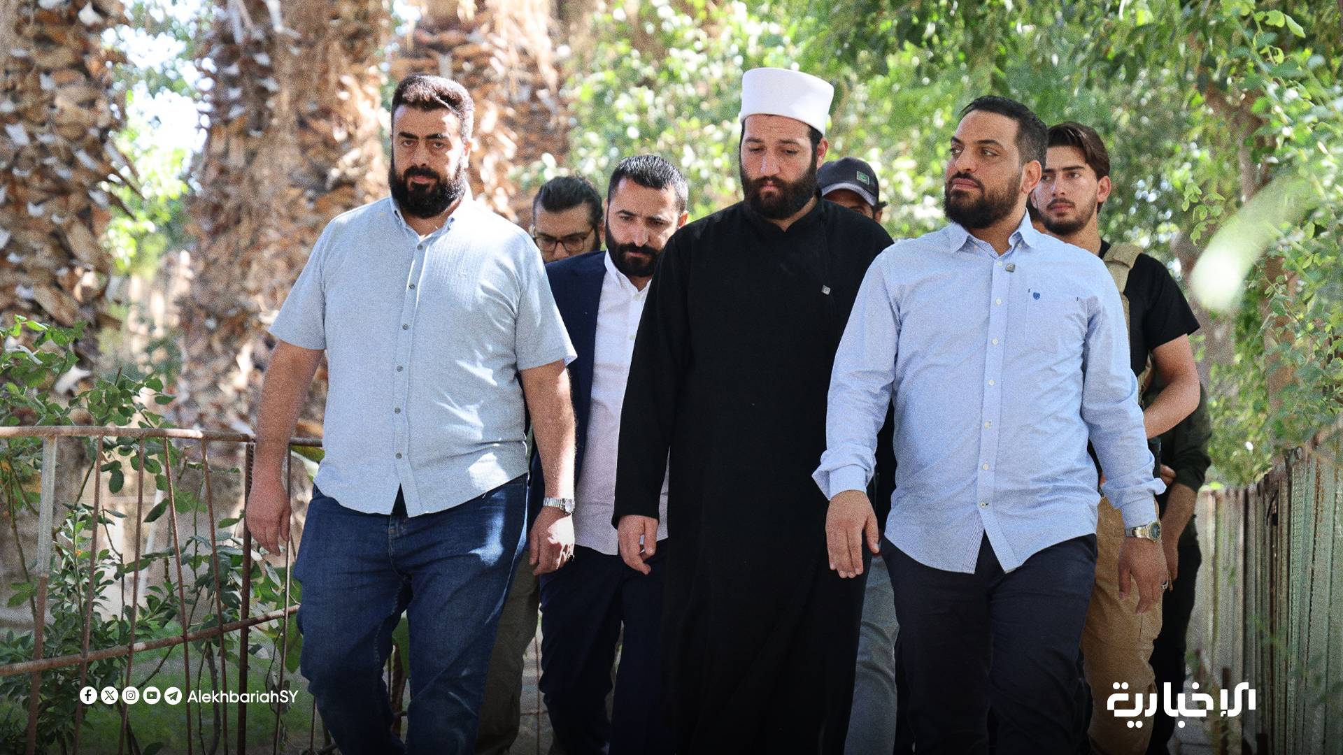 Suveyda İç Güvenlik Komutanı Tuğgeneral Husam el-Tahhan, Suveyda İç Güvenlik müdürlerinin de hazır bulunduğu ve Şeyh Leys el-Balus'un eşlik ettiği bir ziyaret kapsamında, Suveydalı tutukluları ziyaret etti (El-İhbariye)