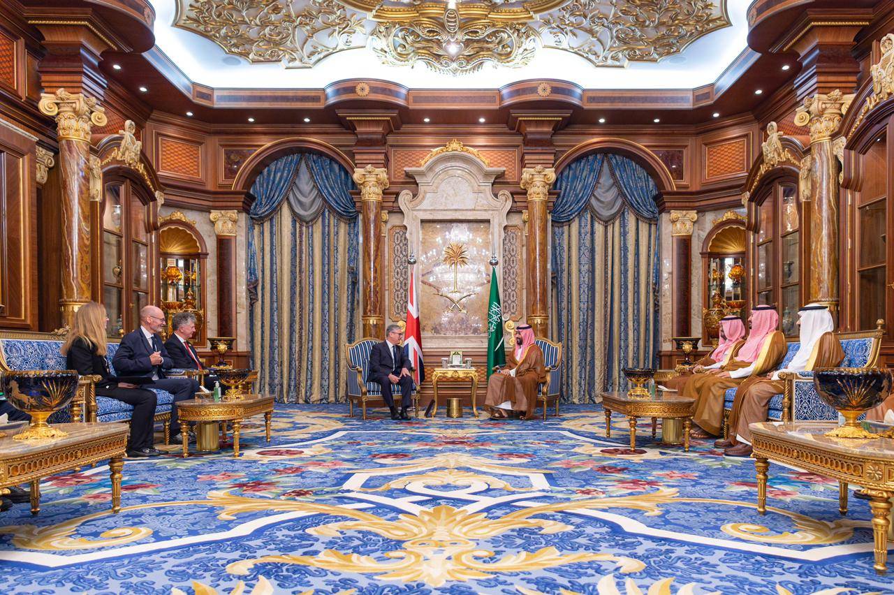Suudi Arabistan Veliaht Prensi Muhammed bin Selman ile İngiltere Başbakanı Keir Starmer'ın Cidde'deki görüşmesinden (SPA)