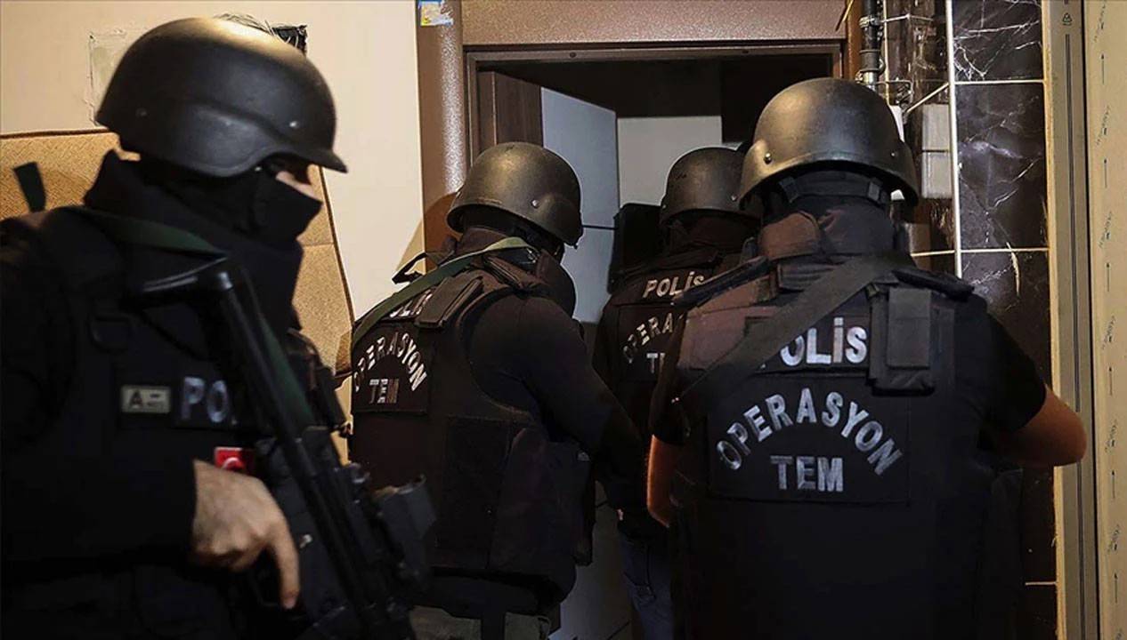 Terörle mücadele güçleri mensupları bir baskında (Türk medyası)