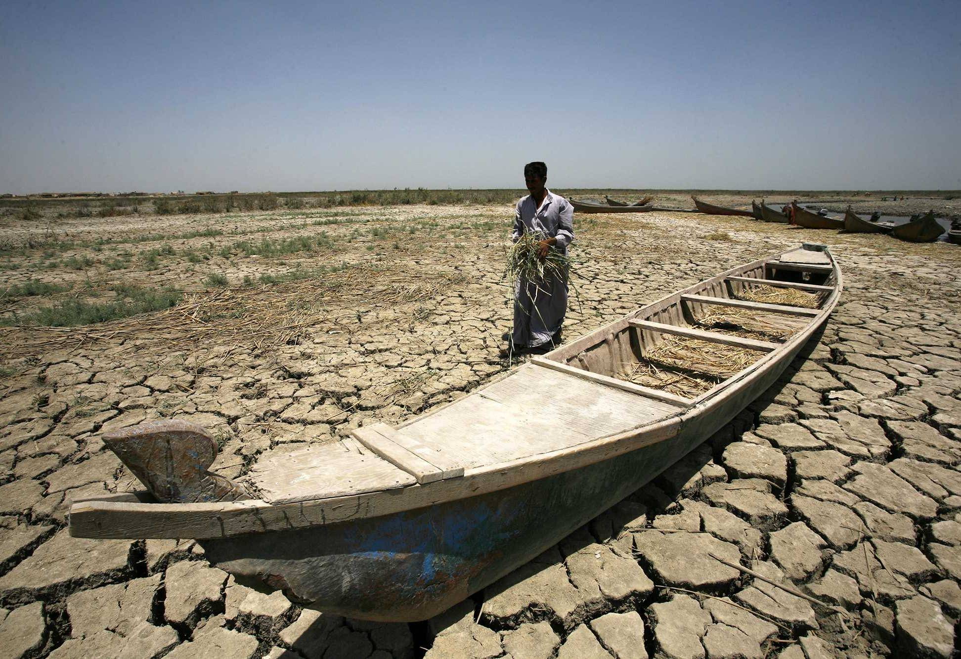 Su kıtlığı, 2025 yılında Irak'ta son 80 yılın en şiddetli kuraklığına yol açtı (AFP)