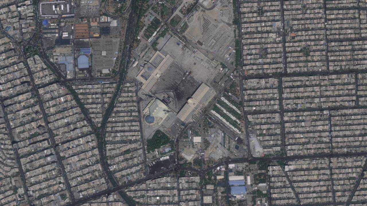 Tahran'da düzenlenen eski Dini Lider Ali Hamaney'in veda töreni sırasında Tahran Büyük Musalla'sının uydu görüntüsü, 5 Temmuz 2026, (Planet Labs - Reuters)