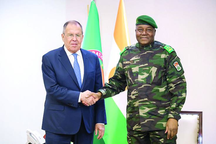Lavrov, Nijer Cumhurbaşkanı General Abdourahmane Tiéné ile görüşmesi sırasında (Rusya Dışişleri Bakanlığı)