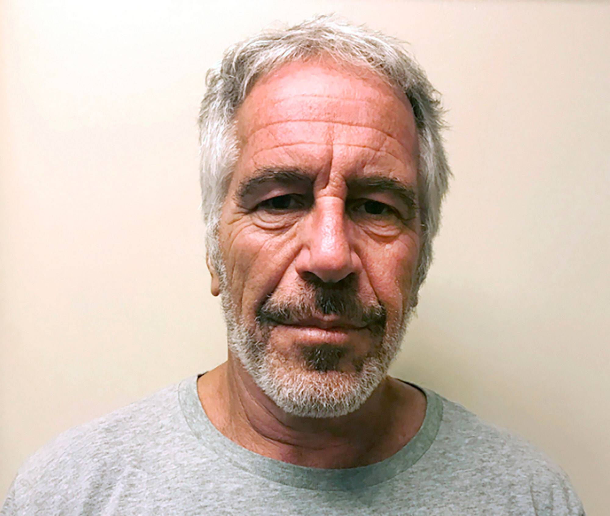 Jeffrey Epstein'ın 28 Mart 2017'de çekilmiş ve New York Eyaleti Cinsel Suçlular Sicili tarafından sağlanan fotoğrafı, (AP)
