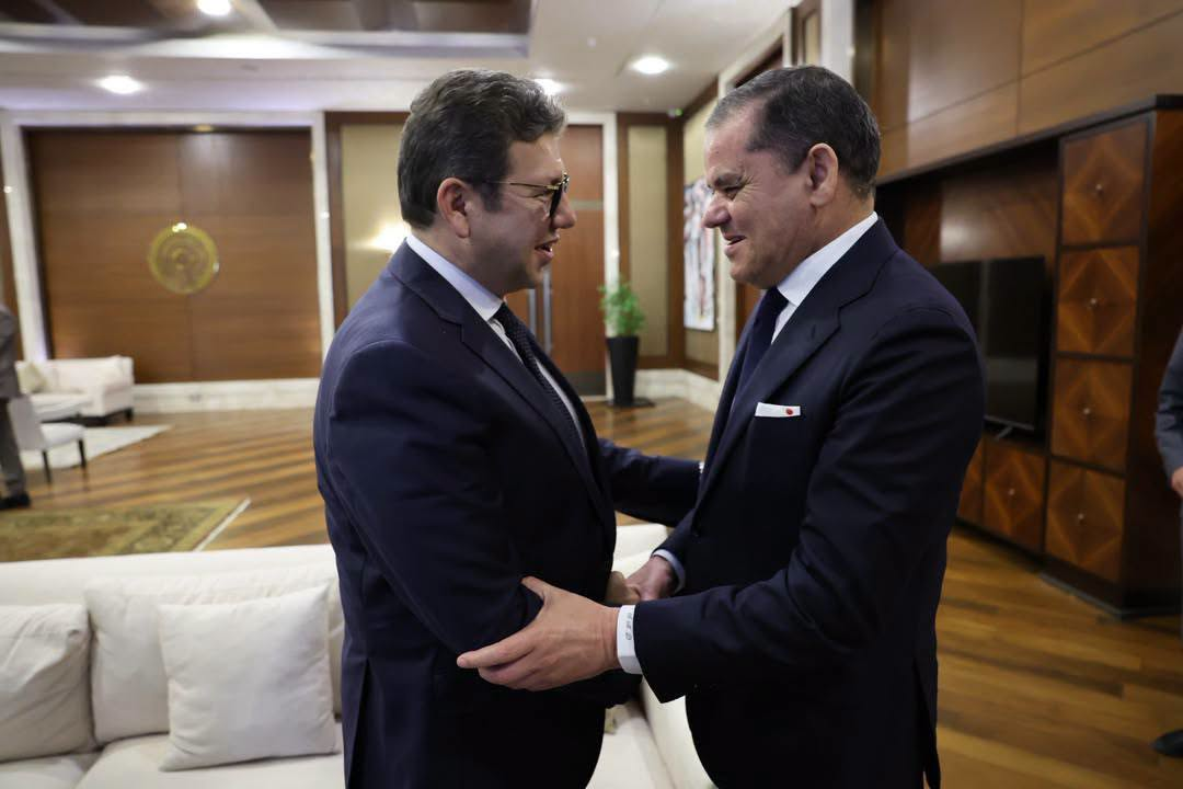 Libya Ulusal Birlik Hükümeti (UBH) Başbakanı Abdulhamid Dibeybe, Trablus’ta Mısır Genel İstihbarat Servisi Başkanı Hasan Reşad’ı ağırladı. (Dibeybe’nin ofisi)
