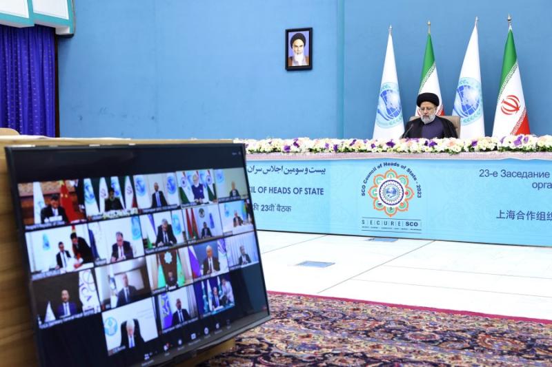 Çin, Rusya ve Hindistan'ın yanı sıra Pakistan'la Türkmenistan dışındaki Orta Asya ülkelerinin üye olduğu Şanghay İşbirliği Örgütü, 4 Temmuz Salı düzenlediği çevrimiçi zirveyle İran'ın örgüte üyeliğinin kesin olarak onaylandığını duyurdu (Reuters)​​​​​​