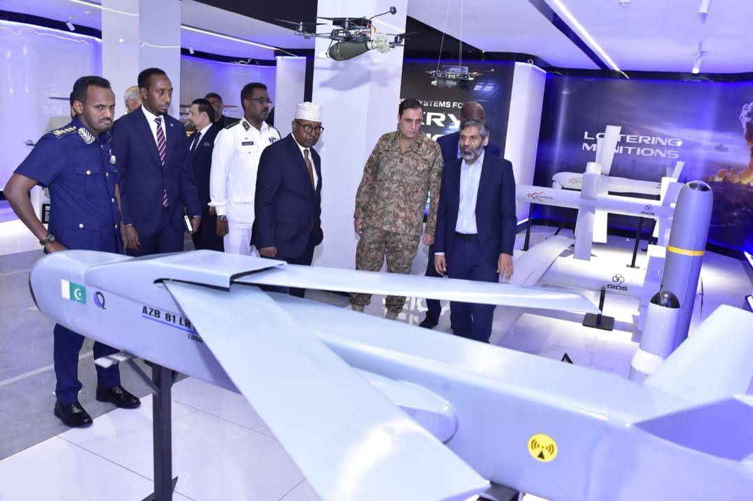 Somali Savunma Bakanı, Pakistan Savunma Sanayii Şirketi ve Ulusal Savunma Üniversitesi'ni ziyaret etti. (Somali Haber Ajansı)