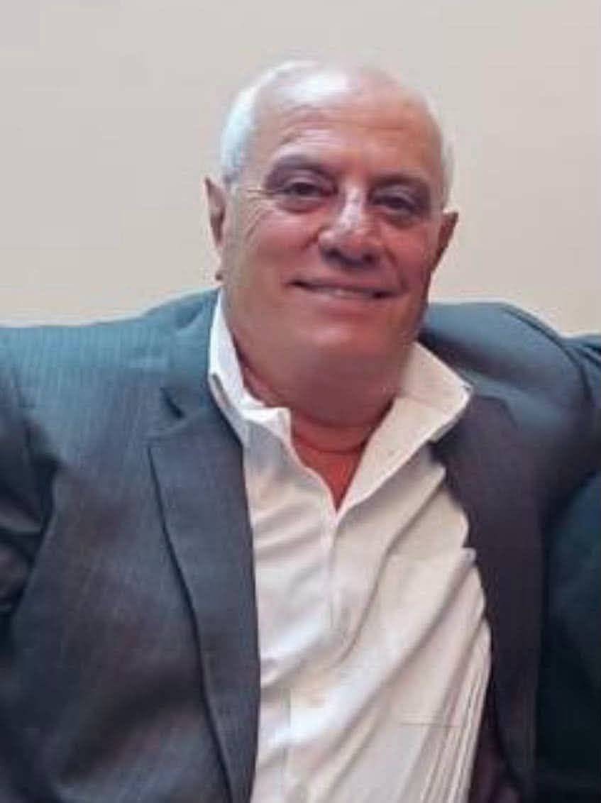 Emekli Tümgeneral Adil İsa (dağıtımda)
