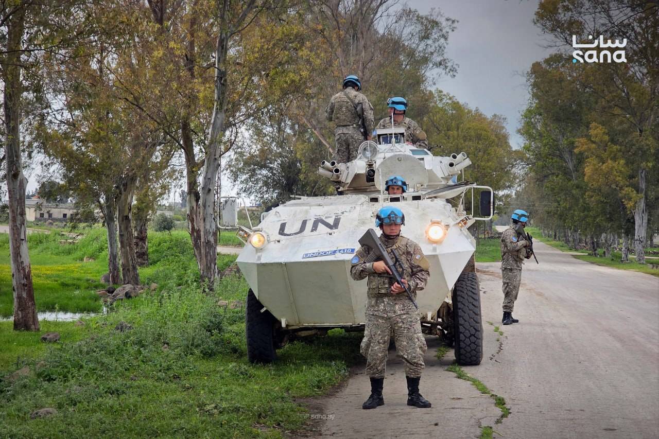 Birleşmiş Milletler’in UNDOF gücüne bağlı askerler, Kuneytra kırsalının güneyindeki Sayda el-Culan köyü kavşağında (SANA)