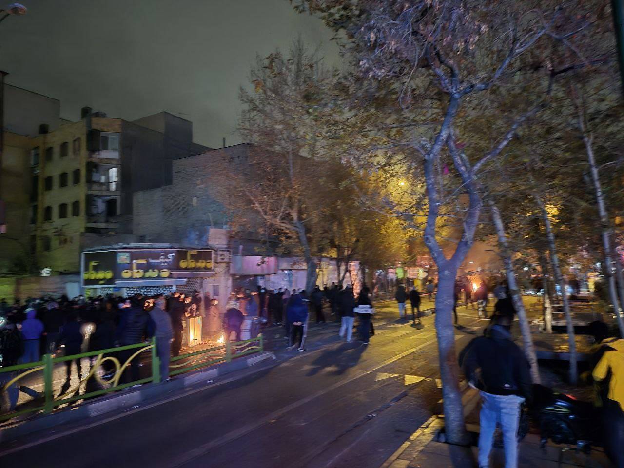 Tahran’ın merkezindeki Veliasr Meydanı’nda 9 Ocak’ta düzenlenen protestolardan bir görüntü. (Telegram)