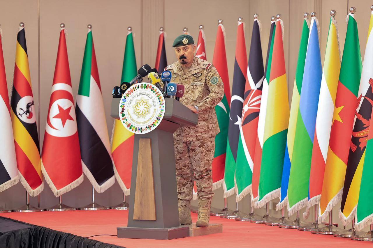 Korgeneral el-Muğidi, medya çalışanlarının kapasitesini geliştirmenin, toplumların dayanıklılığına ve aşırılıkçı fikirlere karşı koyma gücüne doğrudan yatırım anlamına geldiğini belirtti (İttifak)