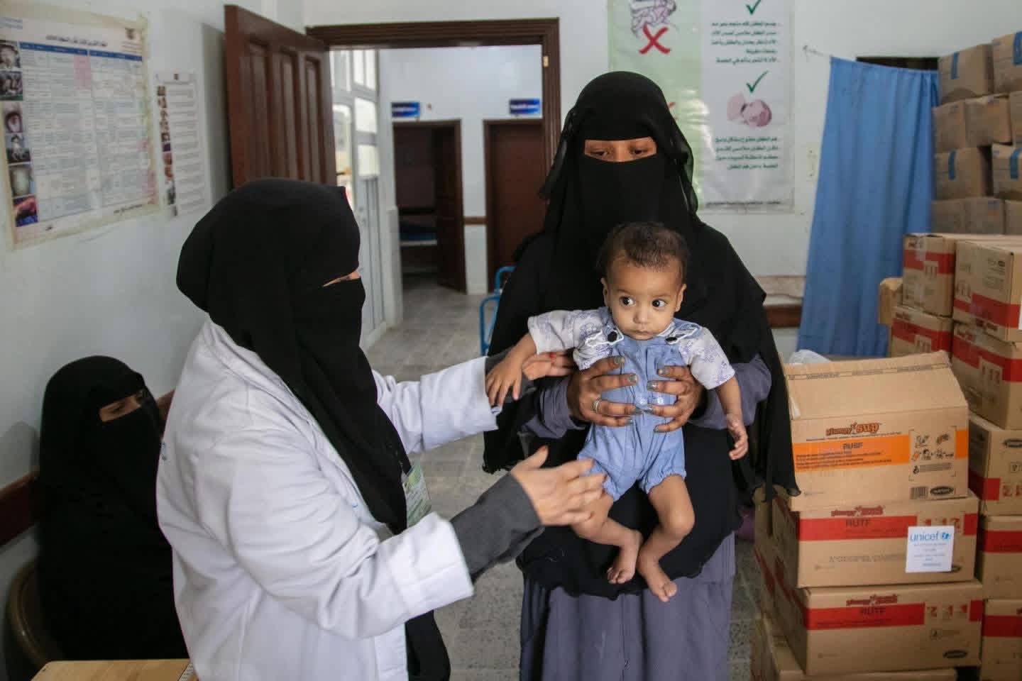 Husilerin kontrolündeki bölgelerde aşılar tükendi ve çocuklar ölümcül hastalıkların kurbanı haline geldi. (BM)