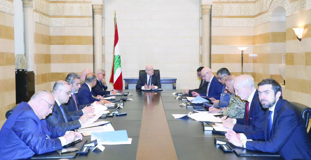 Fotoğraf Altı: Lübnan Başbakanı Necib Mikati, bakanlarla toplantı düzenledi. (Dalati & Nohra)