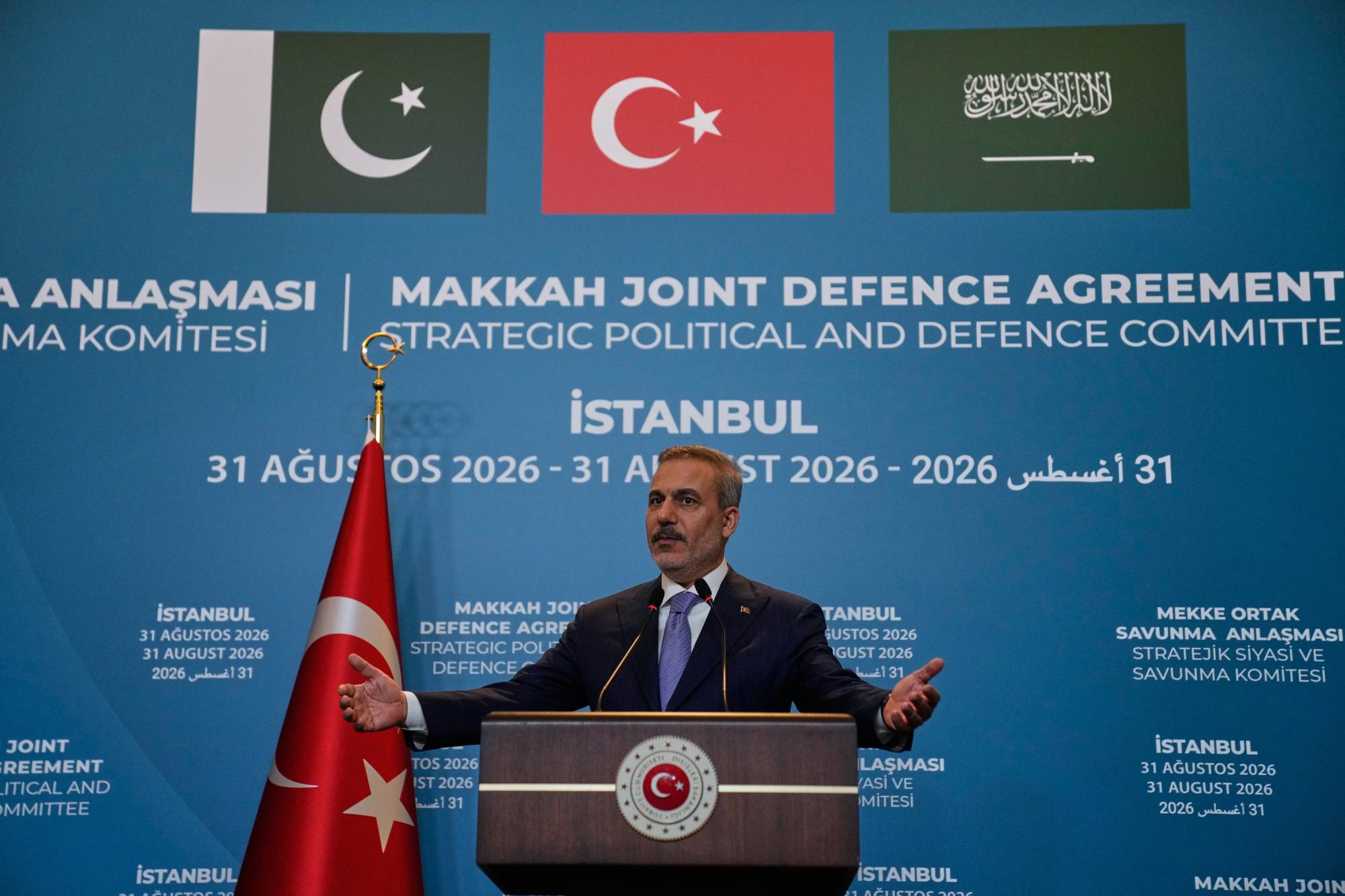Fidan, İstanbul’daki toplantının ardından düzenlediği basın toplantısında konuşurken. (AP)