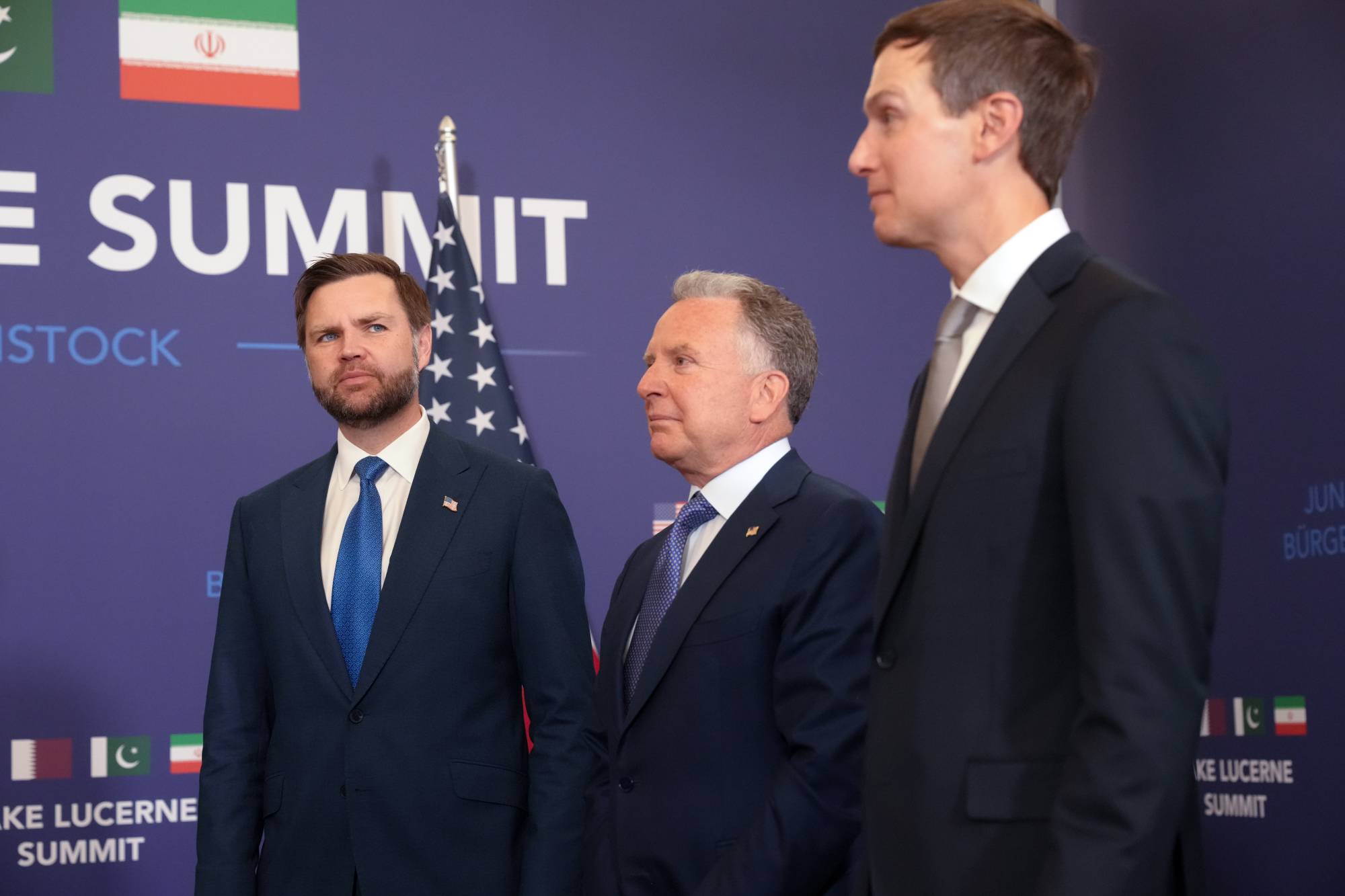 Vance, Witkoff ve Kushner ile birlikte, İsviçre, 21 Haziran 2026 (AP)