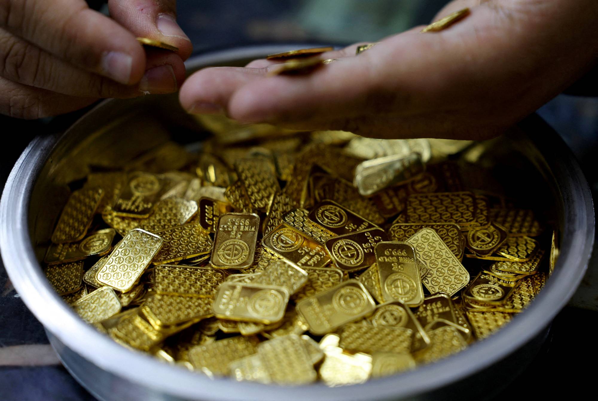 j8
