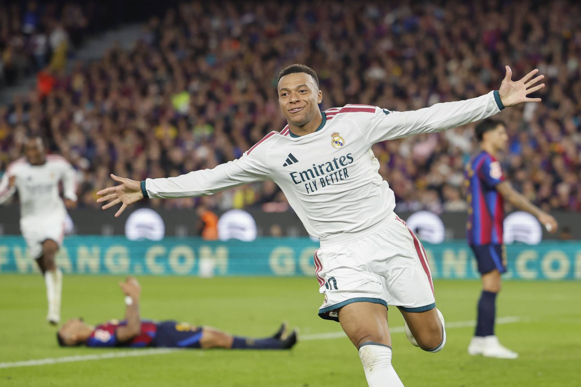 Mbappe gol sevincini yaşarken (EPA)