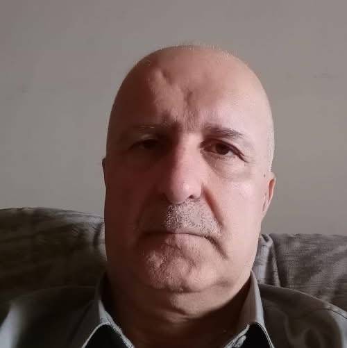 Eski rejimin devrik lideri Beşşar Esed’in kuzeni Yahya Esed, onlarca subayla birlikte gözaltına alındı. (Sosyal medya)
