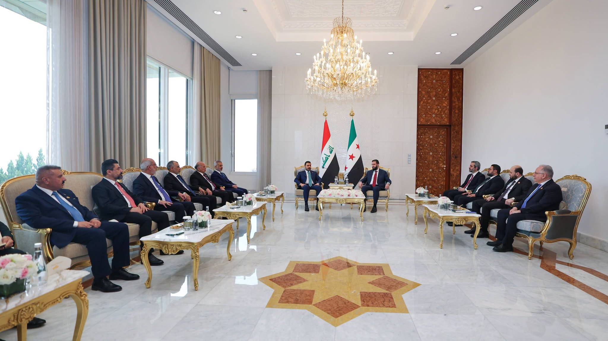 Şara-Zeydi görüşmesine Suriye tarafından dışişleri, adalet, enerji ve maliye bakanları; Irak tarafından ise başbakan yardımcısı ve ekonomi işlerinden sorumlu yetkililer, dışişleri, maliye, petrol ve adalet bakanları ile diğer yetkililer katıldı. (Suriye Dışişleri Bakanlığı)