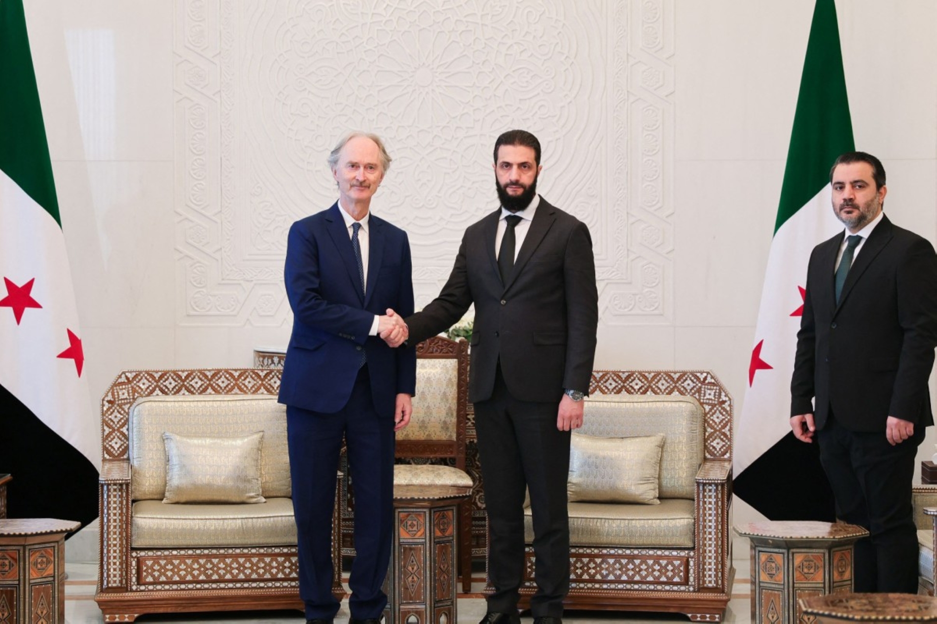 BM Özel Temsilcisi Geir Pedersen ve Suriye Devlet Başkanı Ahmed eş-Şara, 20 Ocak 2025, Şam (AFP)