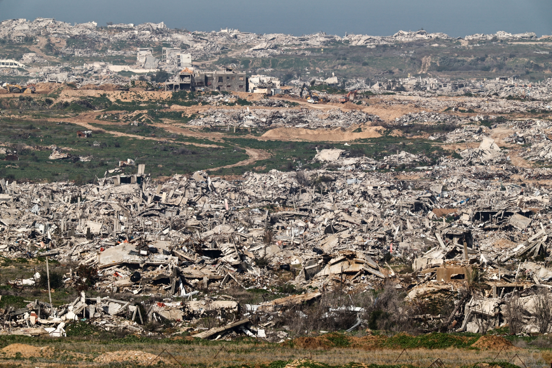Gazze'deki yıkımın sınırın İsrail tarafından görünüşü (Reuters)