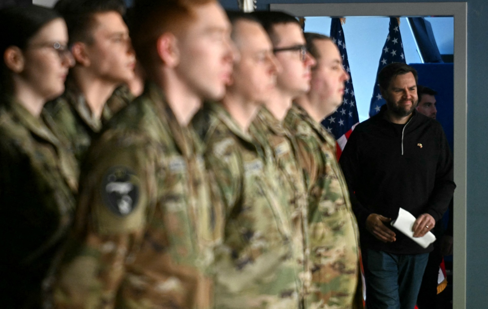 ABD Başkan Yardımcısı J.D. Vance, Grönland'daki ABD Ordusu’na ait Pituffik Uzay Üssü’nde, 28 Mart 2025 (AFP)