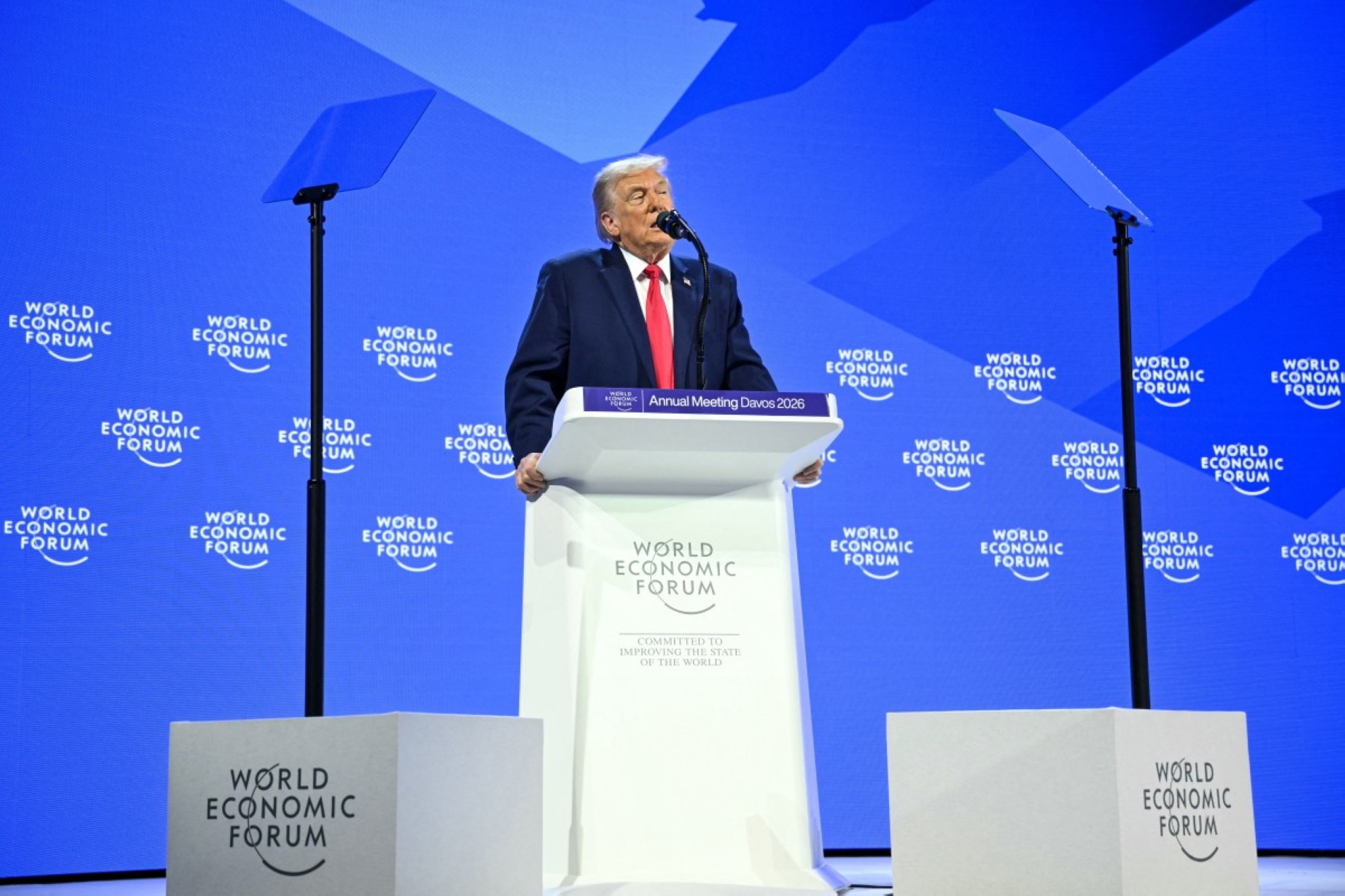 ABD Başkanı Donald Trump, Davos'taki Dünya Ekonomik Forumu'nun yıllık toplantısında konuşma yapıyor (AFP)