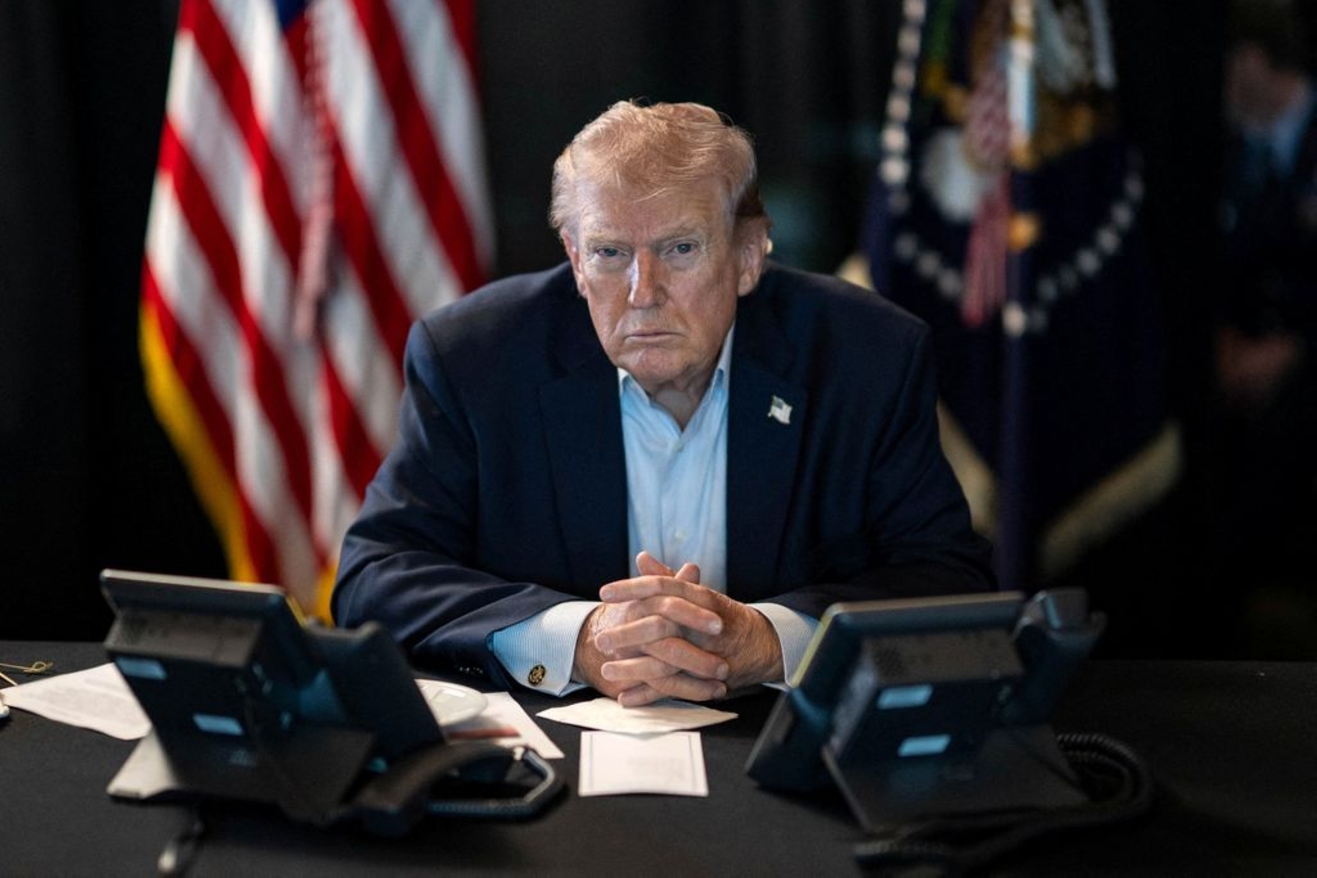 Trump, Beyaz Saray'da İran'a yönelik saldırı hakkında ulusa sesleniş konuşması yapmadan önce, 1 Nisan 2026 (Reuters)