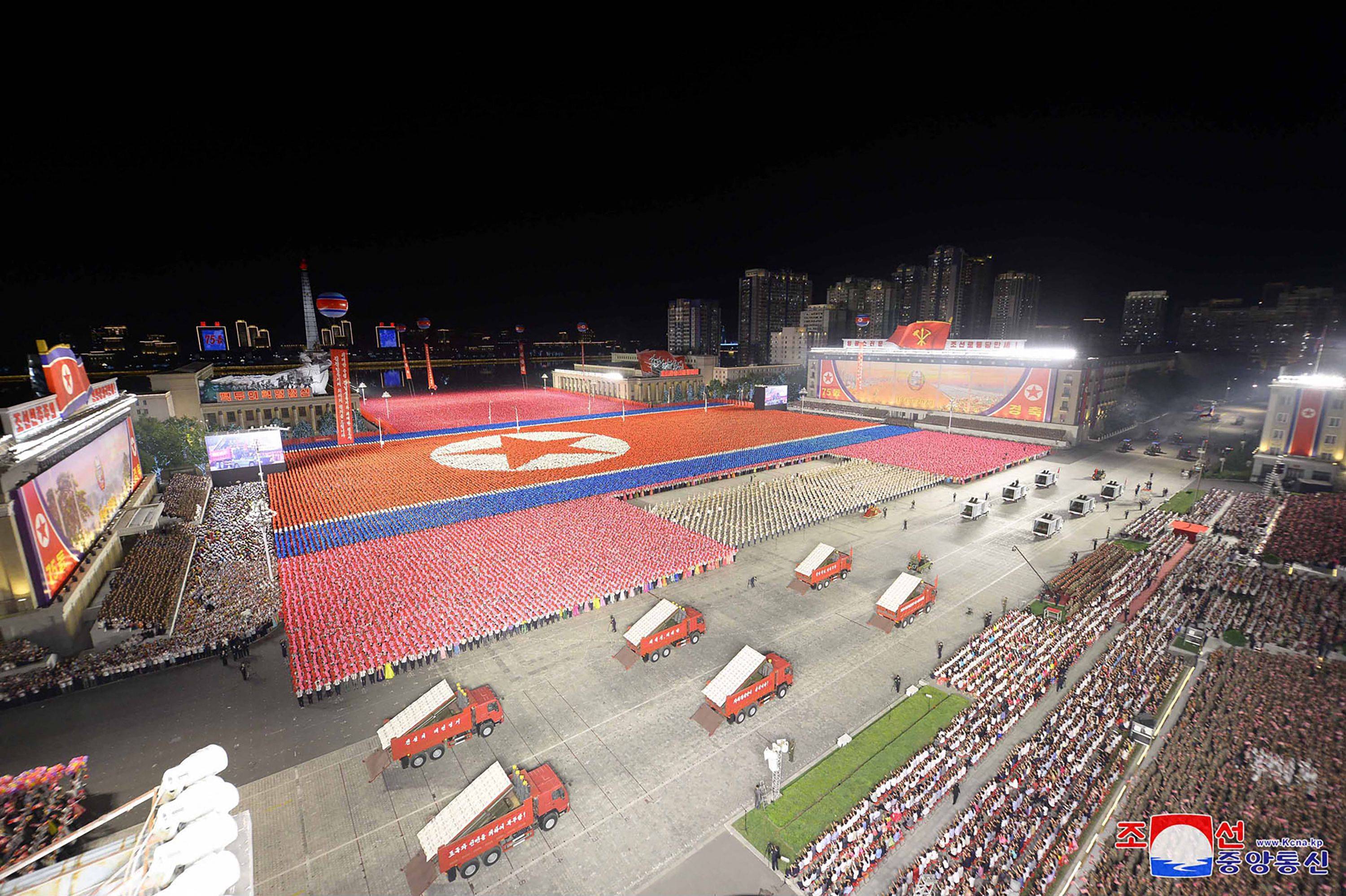 Askeri geçit töreninin bir parçası (AFP)