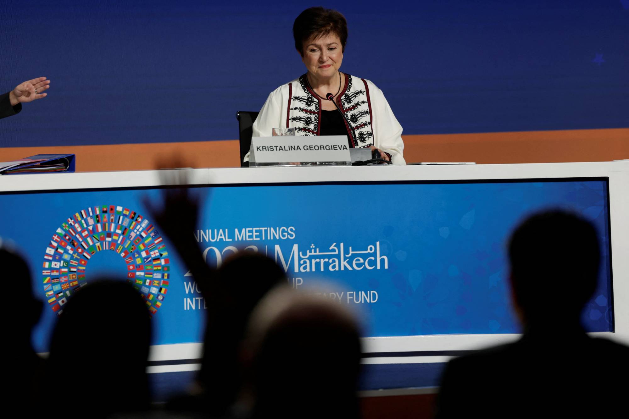 (FOTO ALTI) IMF Başkanı Kristalina Georgieva, toplantılara katılımı sırasında ekranlara böyle yansıdı. (Reuters)