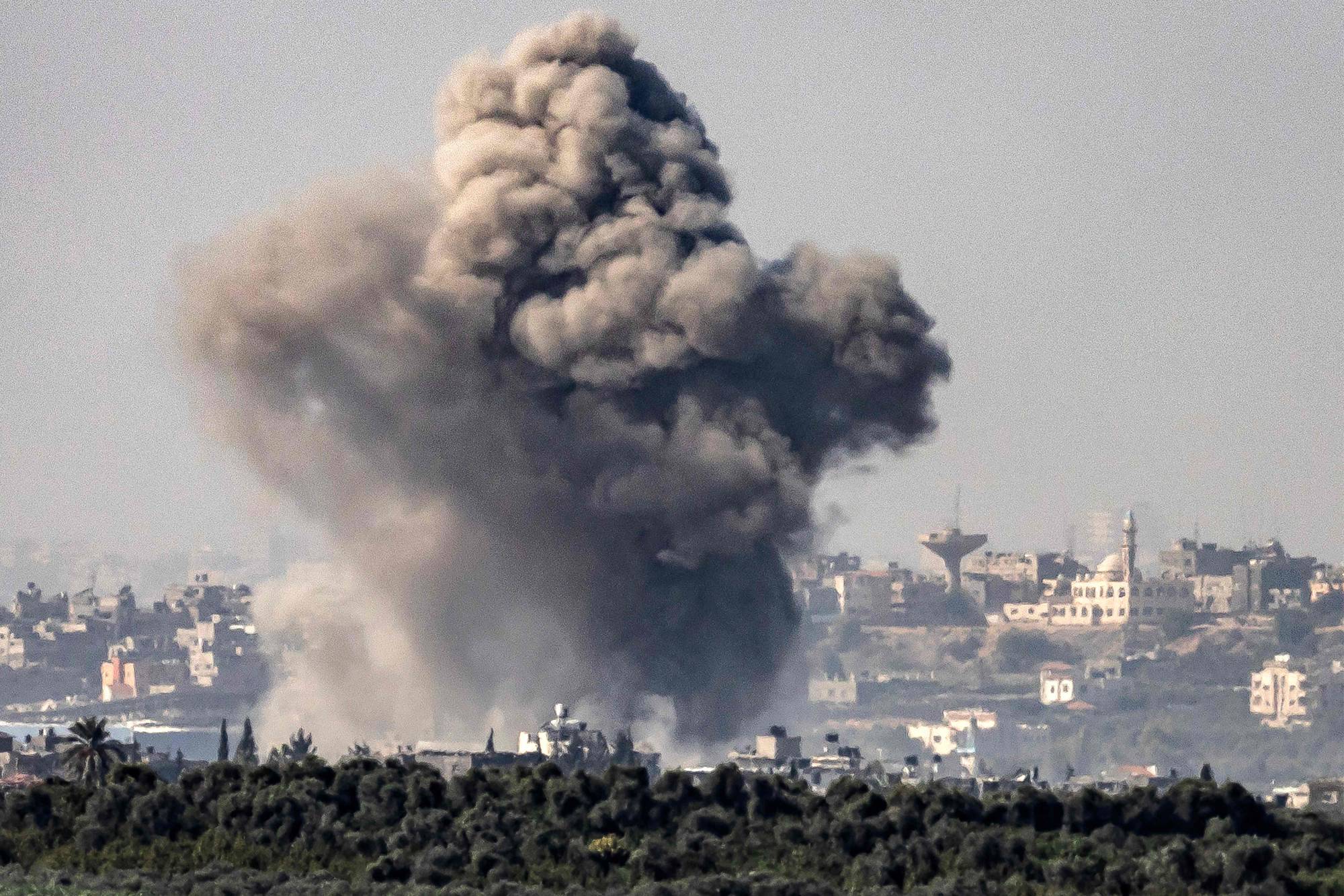 İsrail'in Gazze Şeridi'ne bugünkü saldırısı (AFP)