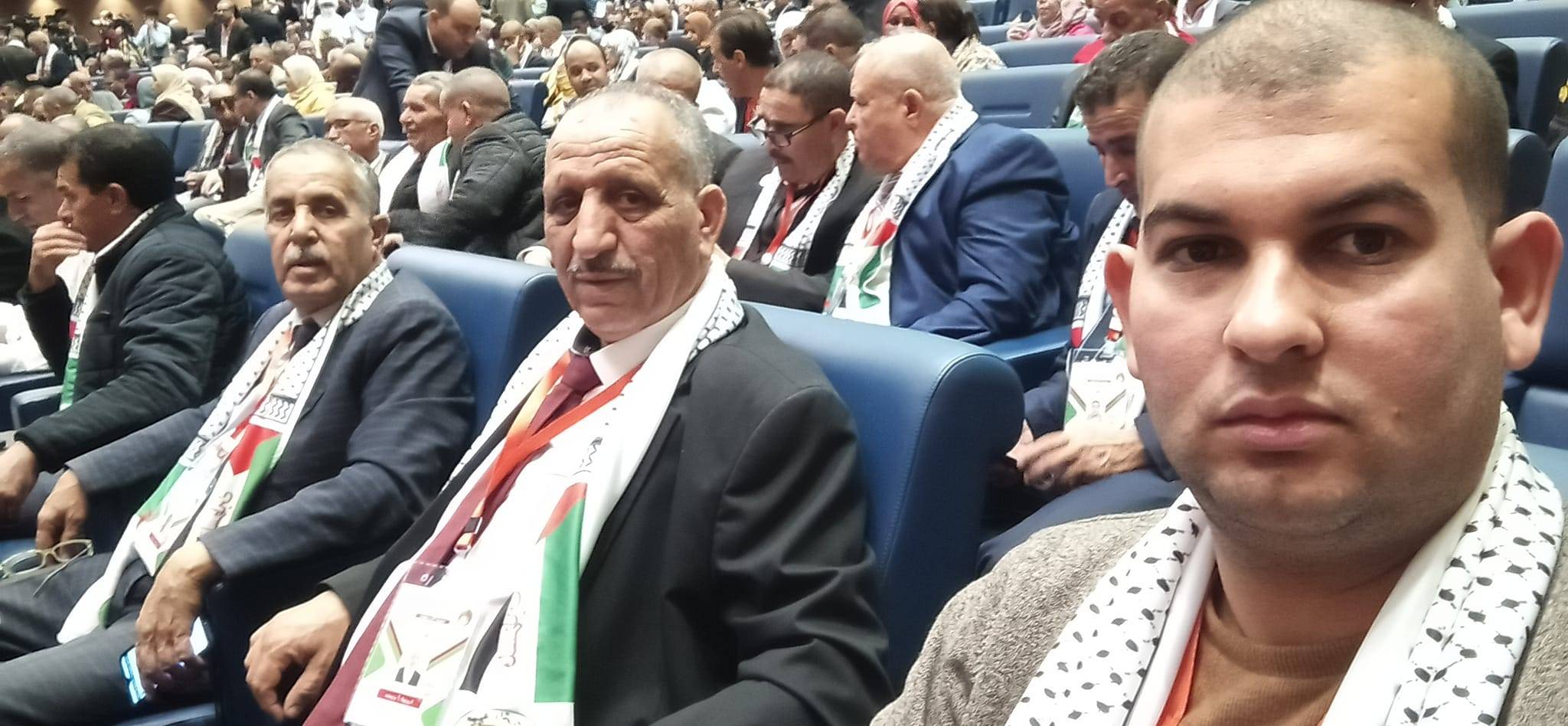 FLN olağan kongresi oturumlarına katılan bazı delegele (Partinin sosyal medya hesapları)